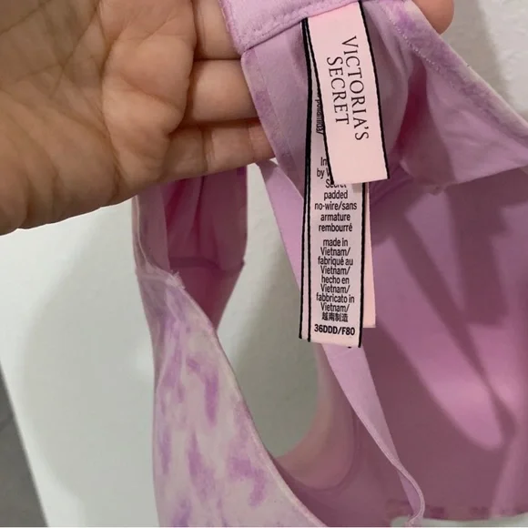 Incredible by VS padded no wire bra - Picture 3 of 11